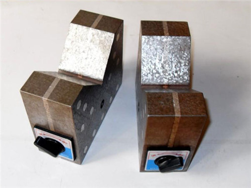 Magnetic V-shaped frame