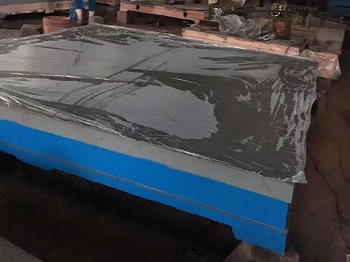 Crossed platform