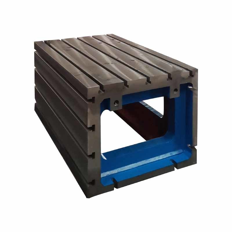 T-shaped groove square box