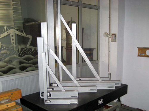 Magnesium aluminum square ruler