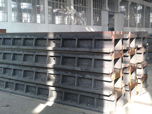 Cast iron ground rail