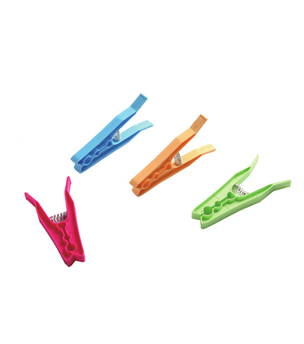 PLASTIC PEGS PLASTIC PEGS