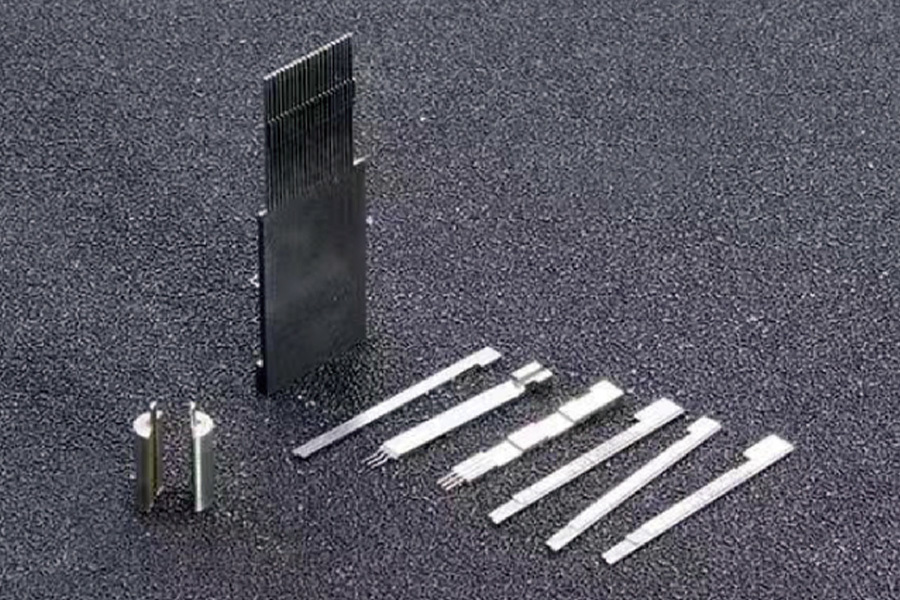 プラスチック金型部品