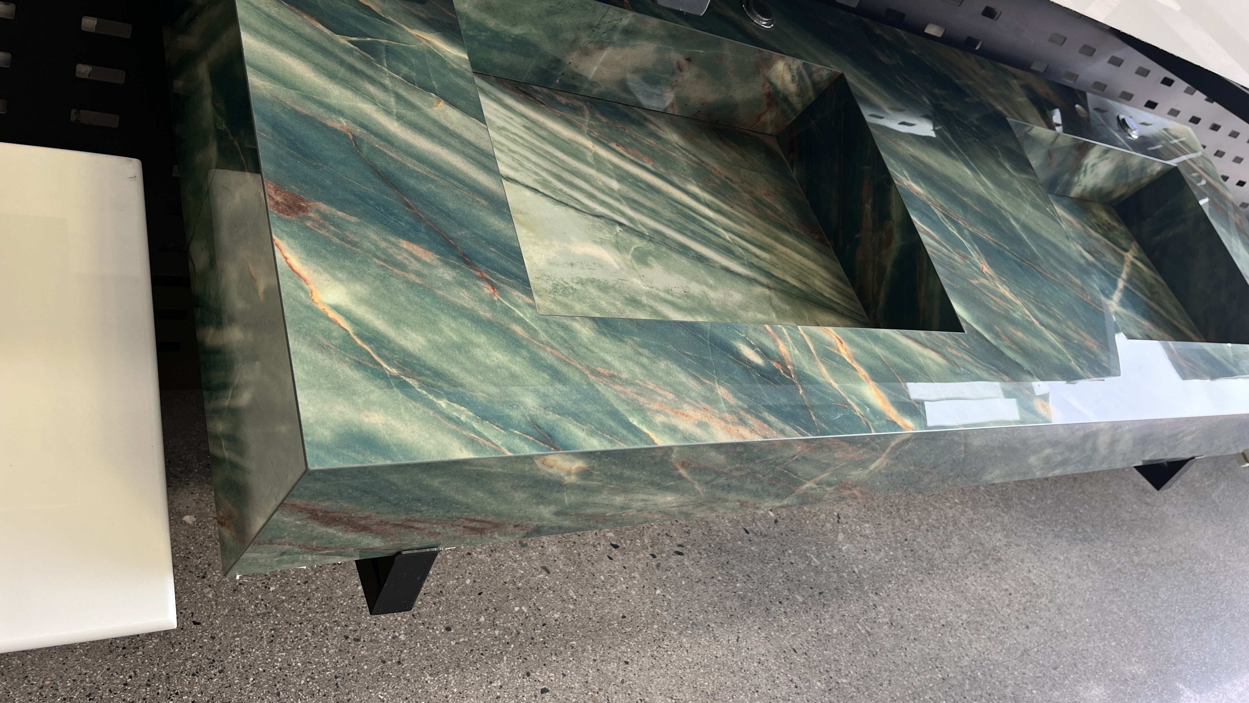 Nano white 3D printed counter tops and sinks