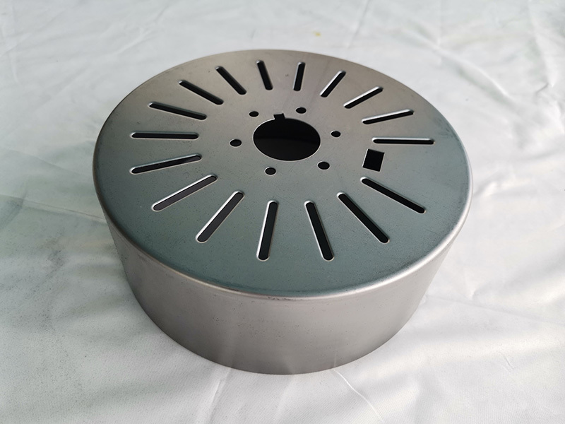What should be paid attention to when grinding metal mold parts after precision metal processing?