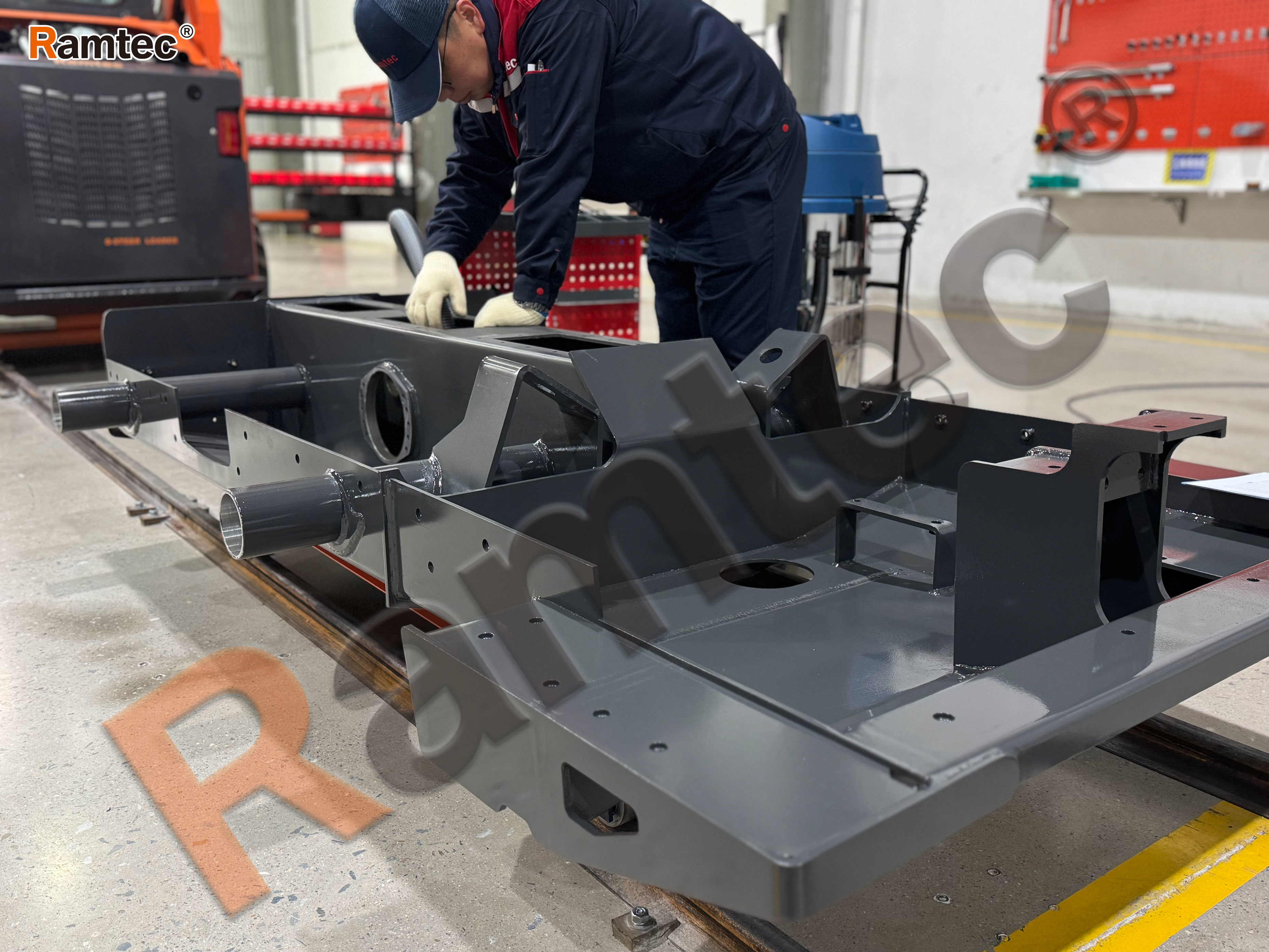 Precision Craftsmanship: Behind Every Great Hydraulic Hammer Lies the Artistry of Skilled Workers