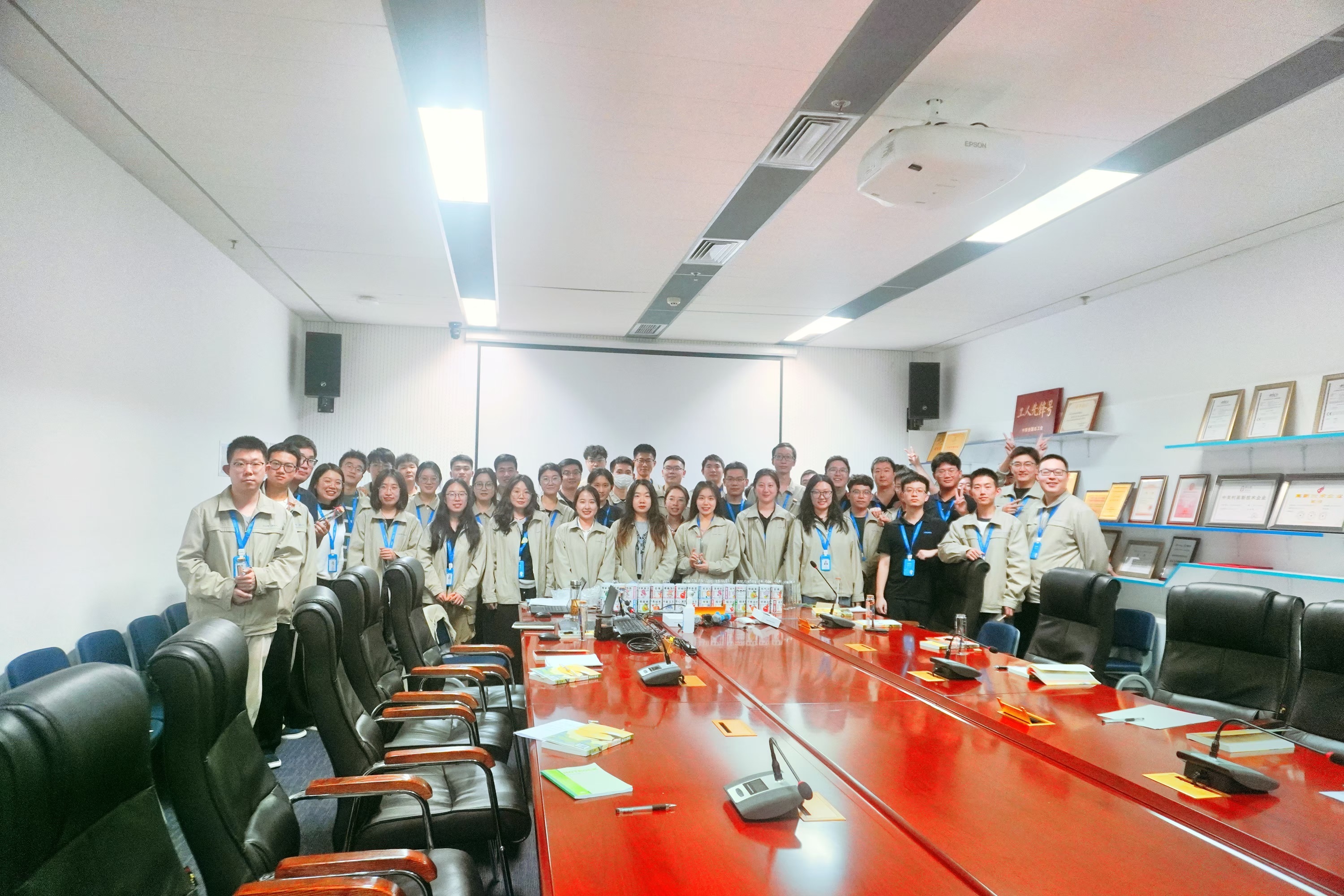 沟通主题的读书分享交流会