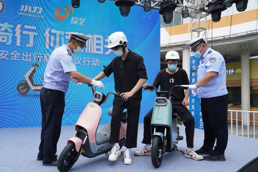 助力安全出行，小刀霸气发起全国倡议行动！