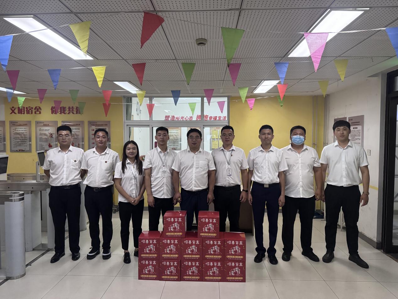 迎新收官！航空航天学院领导携盲盒惊喜，与新生共启星河征程