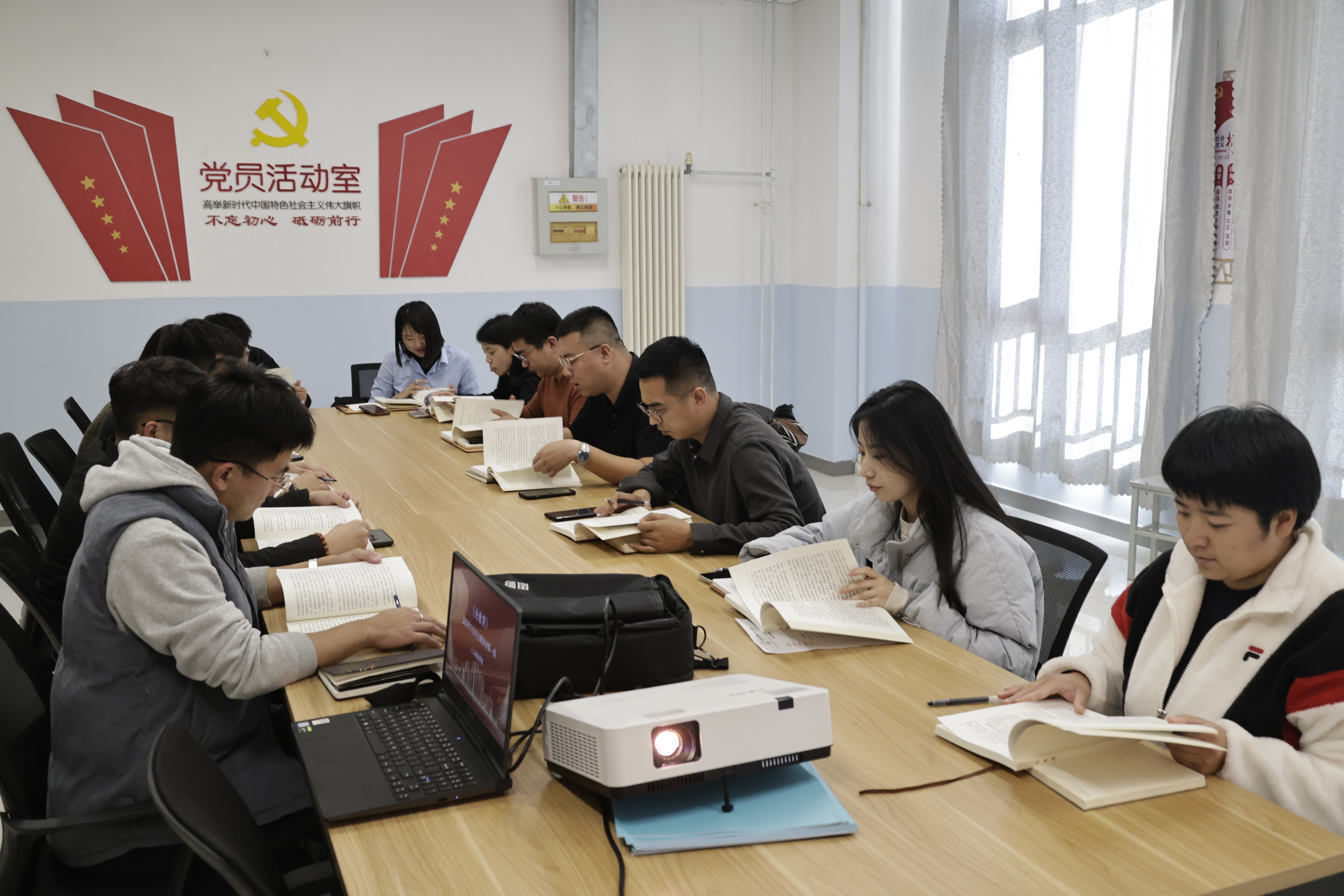 人工智能学院党支部组织开展党员《论教育》集体学习活动第一期