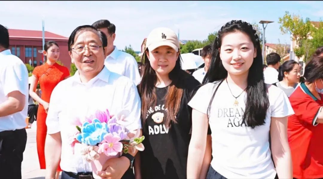 以物传情 青春不散丨跳蚤市场圆满收官