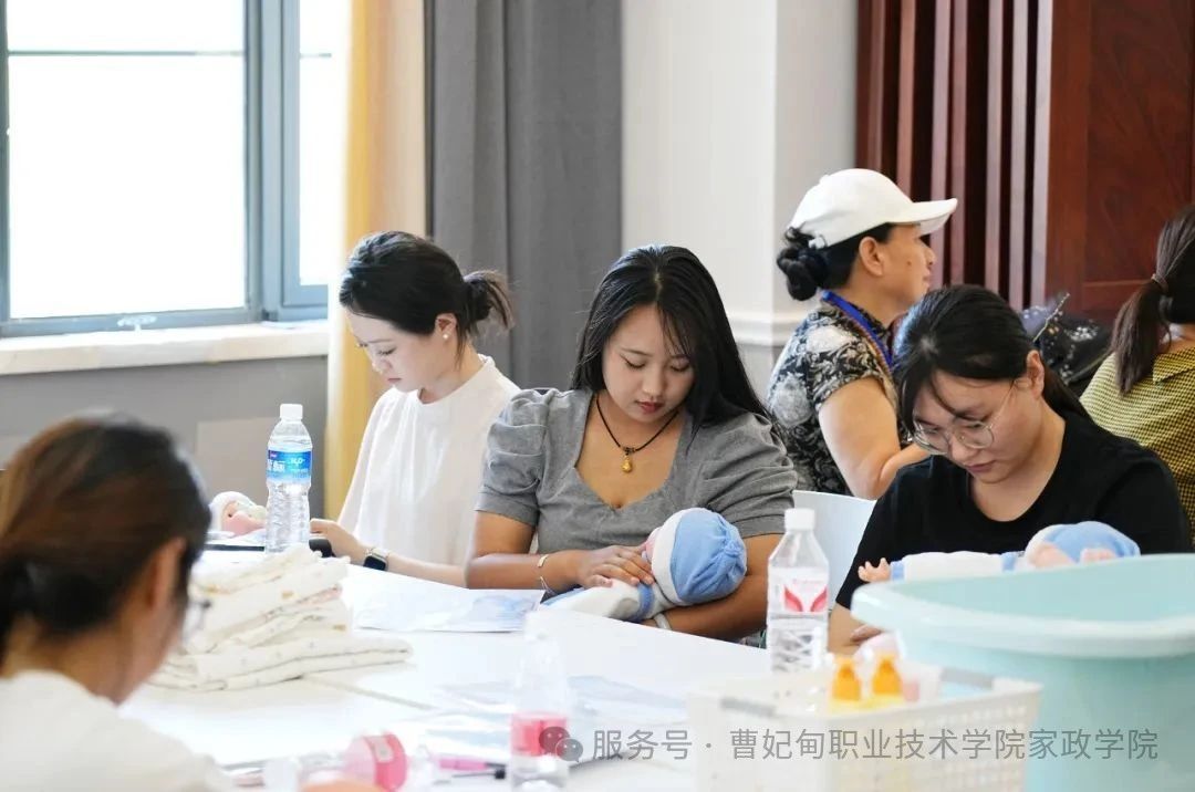赋能巾帼力量 共筑职业未来丨“巾帼家政直联高校促就业”女大学生暑期家政实训营在曹职院圆满结业