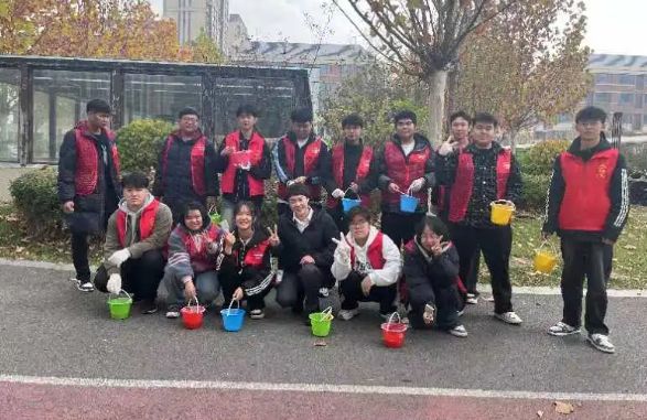 初见冬季  守护绿意‖人工智能学院守望童心志愿服务社会实践团队携手社区共绘生态保护新篇章