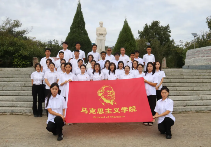 赓续红色血脉 凝聚奋斗力量——曹职院马克思主义学院师生赴沙石峪纪念馆开展主题研学活动