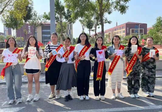 ​我校开展 “志愿寸草心  浓浓师生情” 志愿服务活动