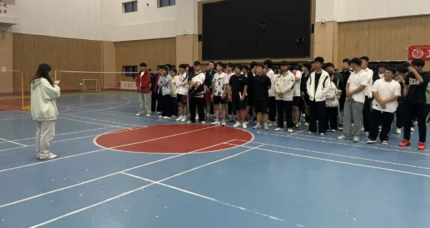 社团风采 | 匠谷羽毛球社团举办迎新杯羽毛球比赛