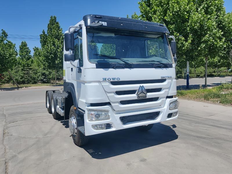 Sinotruk HOWO 380HP 6x4 Tractor
