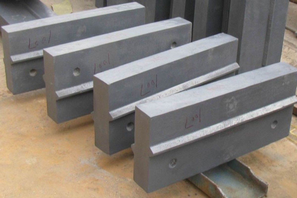 HIGH CHROMIUM CAST IRON HAMMER