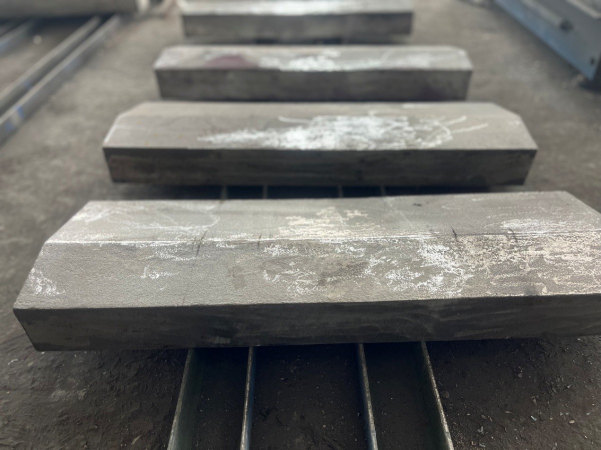 ALLOY ROD AND PLATE HAMMER