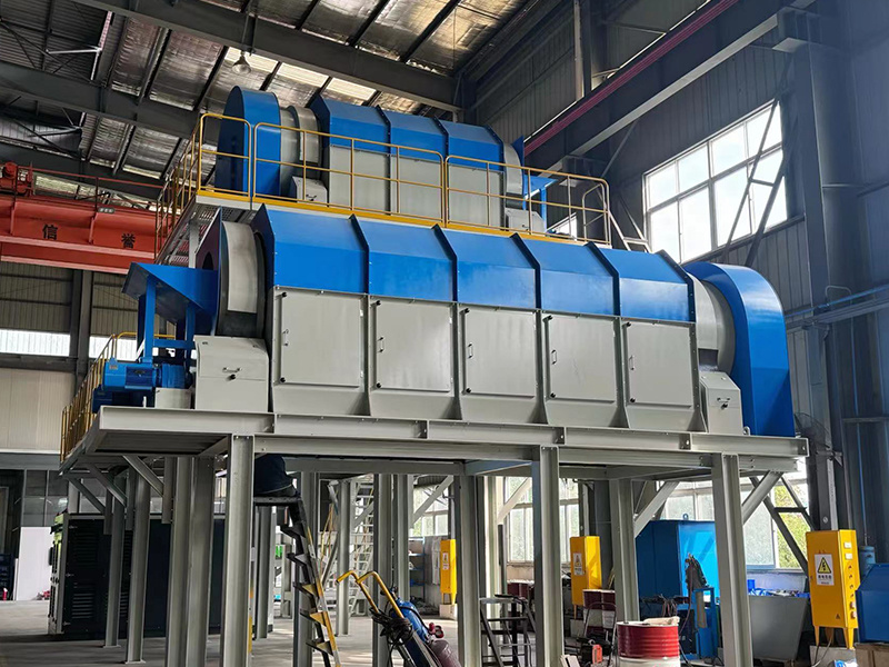 Roll bucket sieve