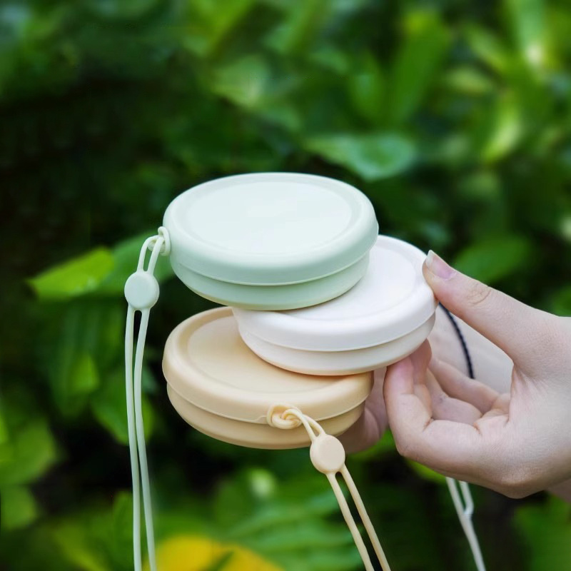 Portable folding cup