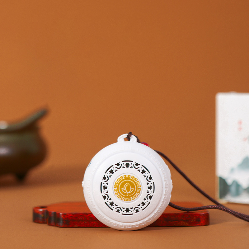 Pendant-shaped Bluetooth speaker