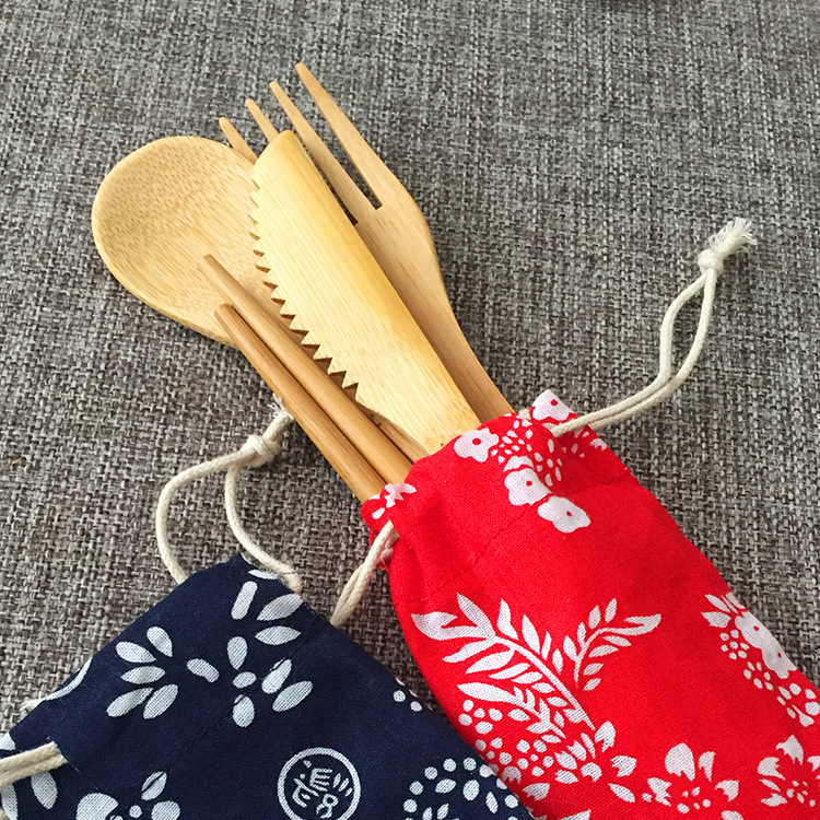Bamboo cutlery set