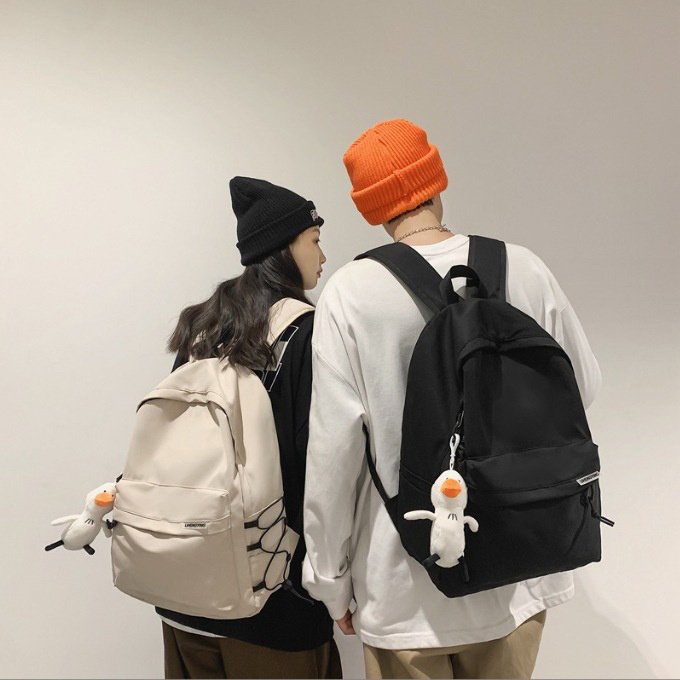 Simple and large-capacity travel bag