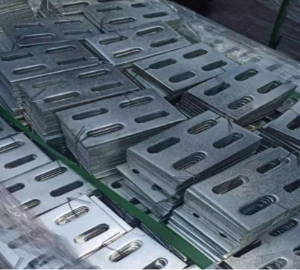 Four-hole pre-embedding pad