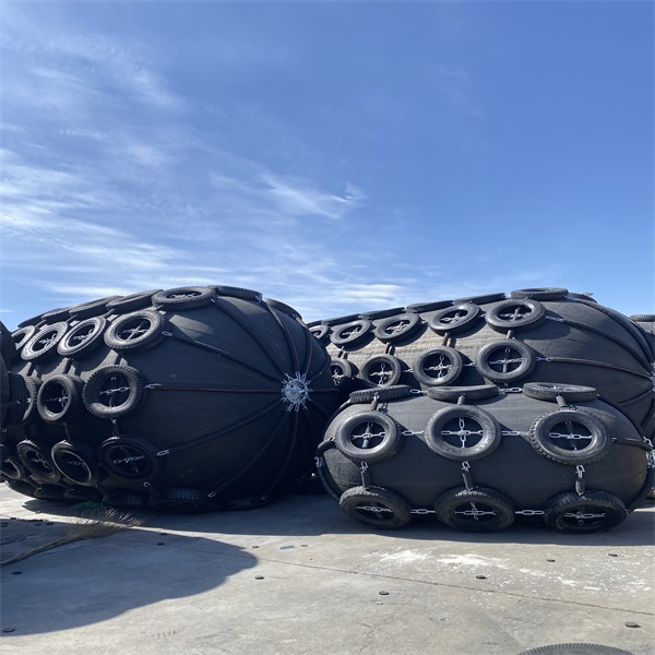 Pneumatic fender