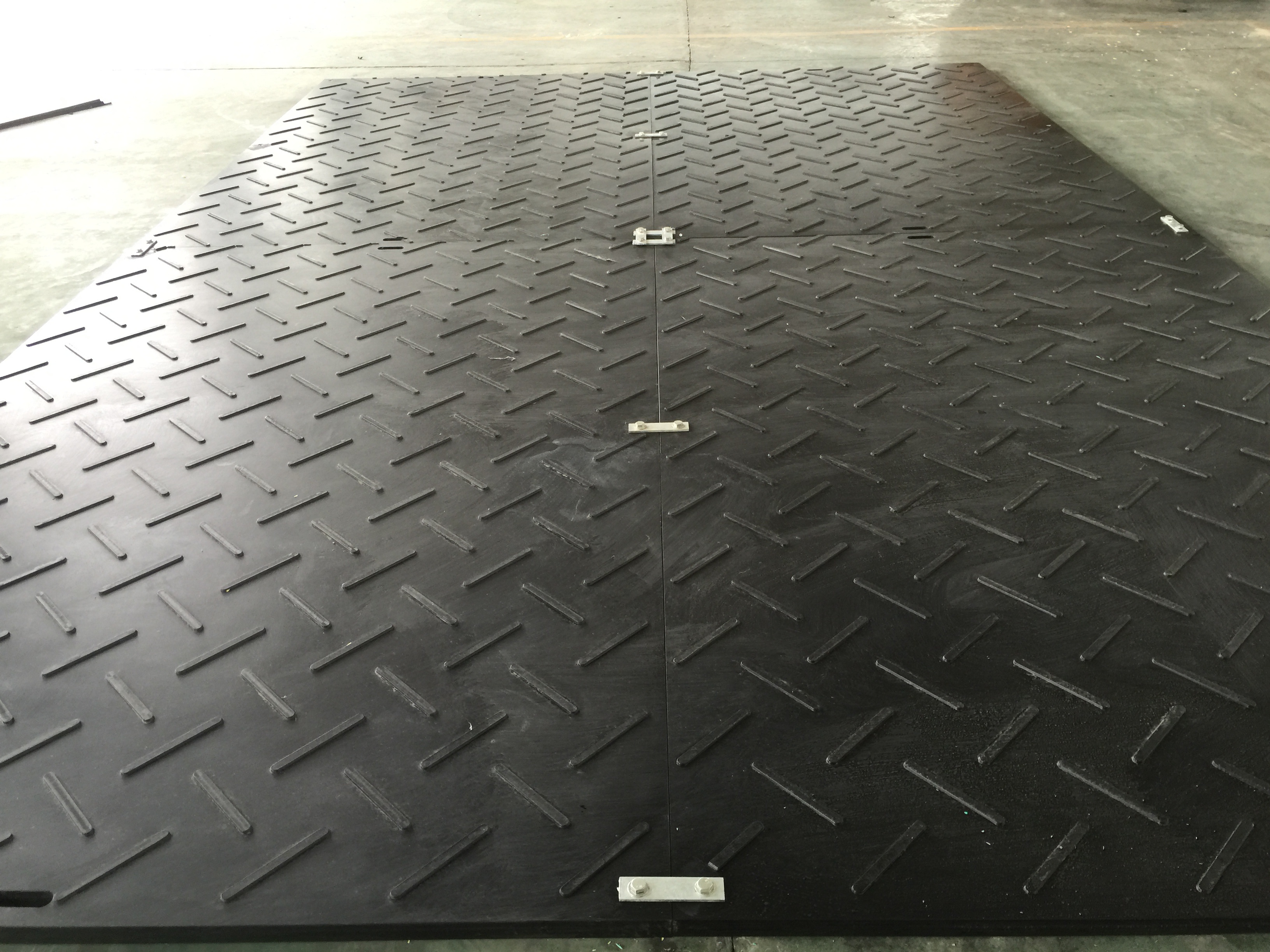 Durable Anti Slip Temporary Road Mats for Mud Road and Grass Ground HDPE UHMWPE Road Protection Mats with Promotion Price