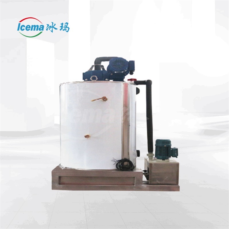 Flake ice machine evaporator
