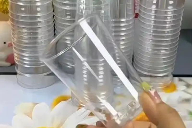 The Art and Utility of Airline Cups: A Journey Through Design and Function
