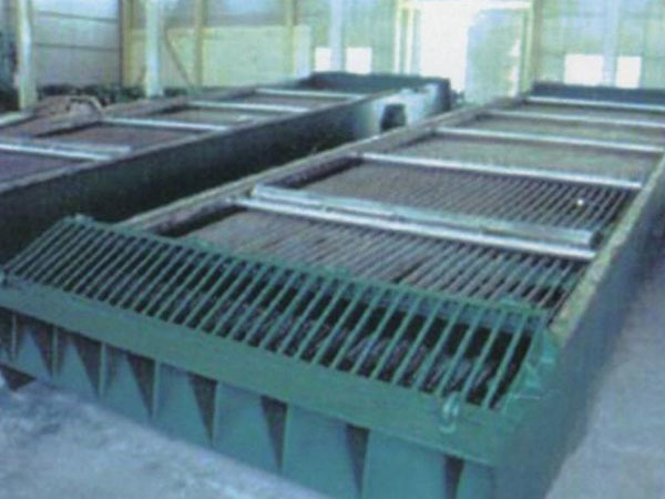 Chain plate rotary grid cleaning machine