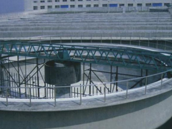 Suspended central transmission thickener