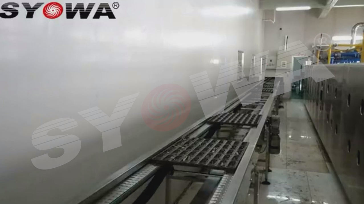 Baking tray washer Baking tray washer
