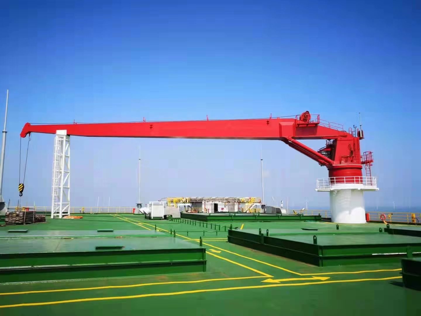 Application of hydraulic motor, reducer and hydraulic winch in Marine deck machinery