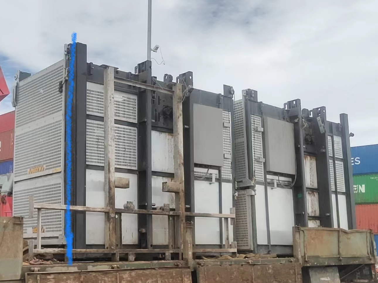 Construction elevator mast loading record