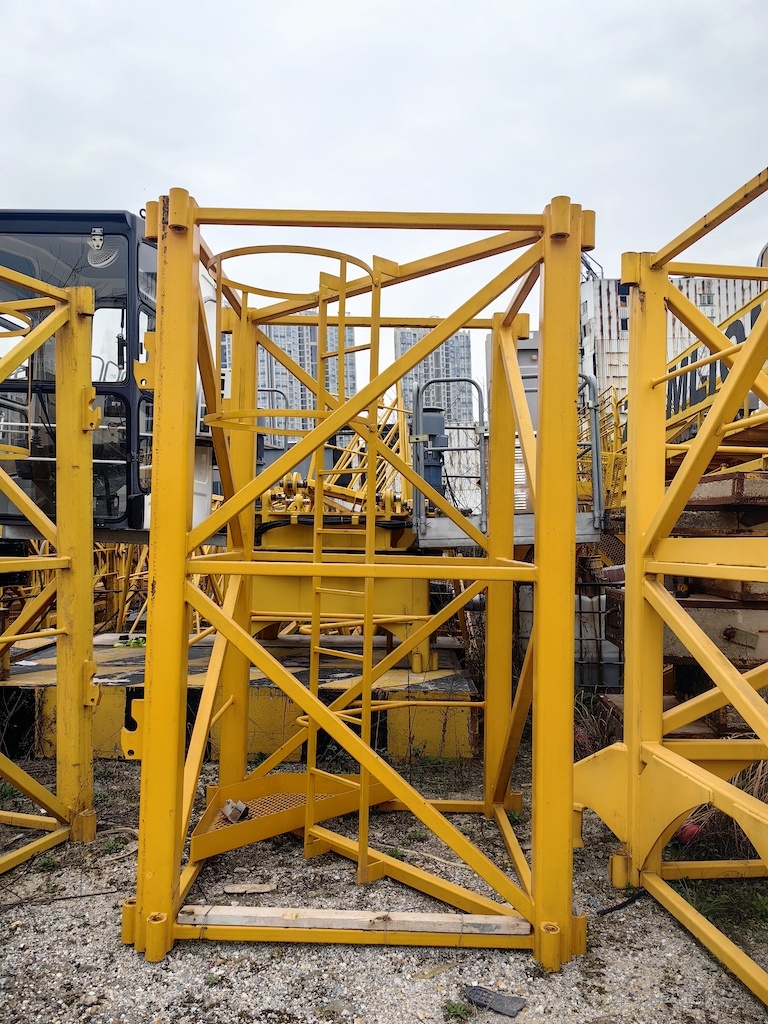 1.6m fixed straight ladder