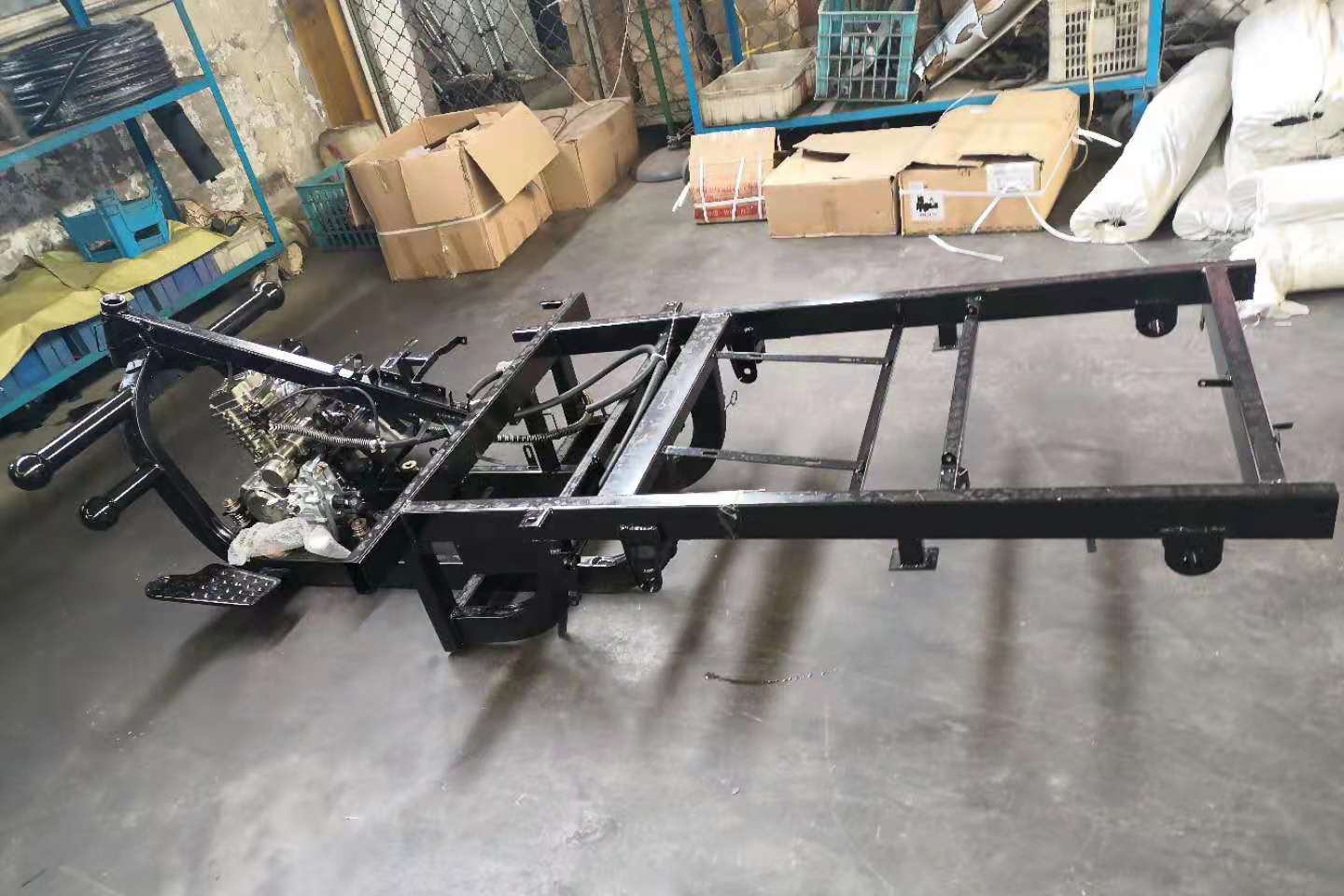 Three Wheel Motorcycle Assembling Three Wheel Motorcycle Assembling