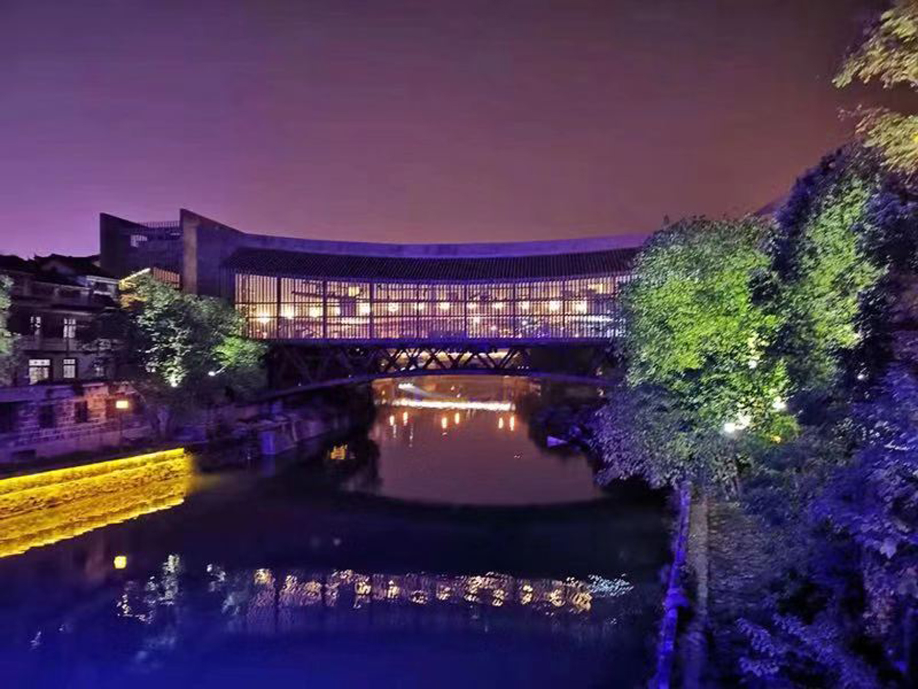吉首美術(shù)館橋