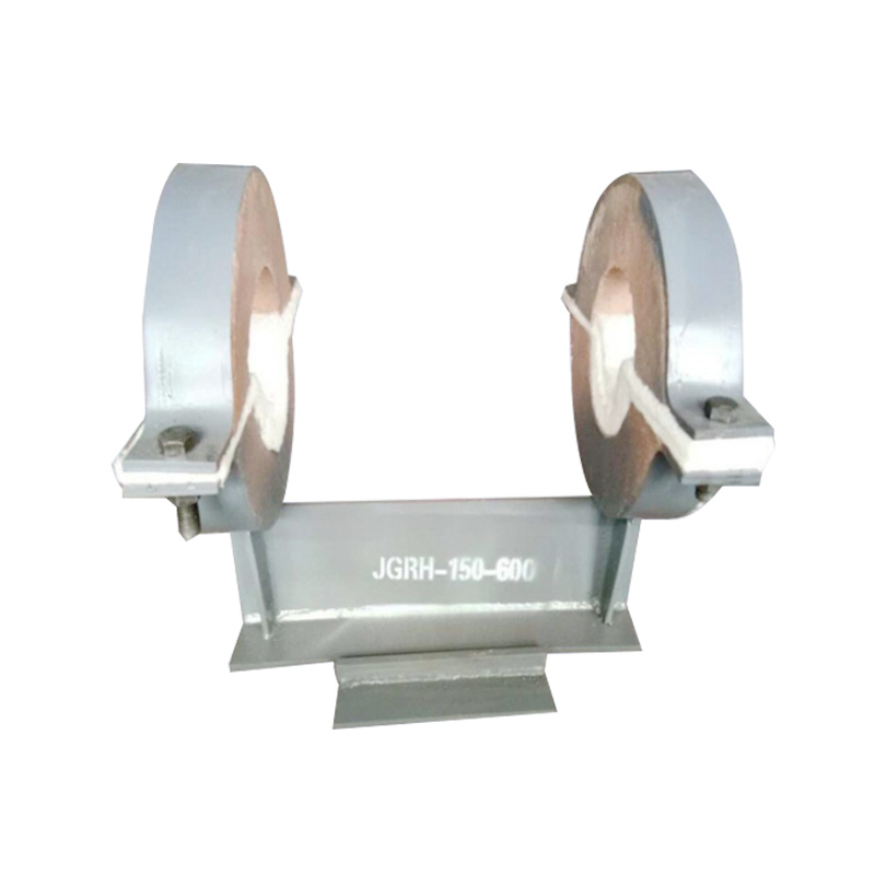 Guided insulation pipe bracket