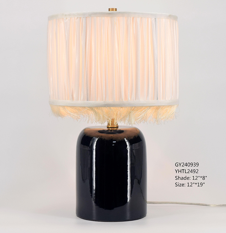 Black minimalist ceramic table lamp