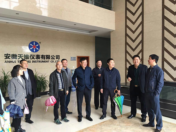民建合肥市廬陽工業(yè)區(qū)支部、蜀山區(qū)四支部到天維儀表公司走訪