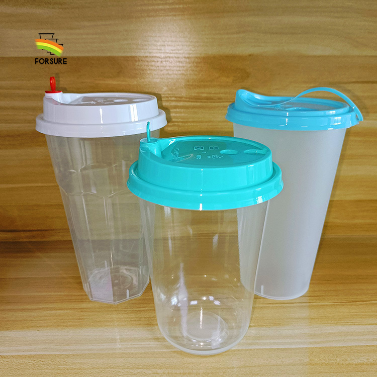 Vaso desechable de plástico transparente en forma de U de 500 ml con tapa para té de burbujas de boba.