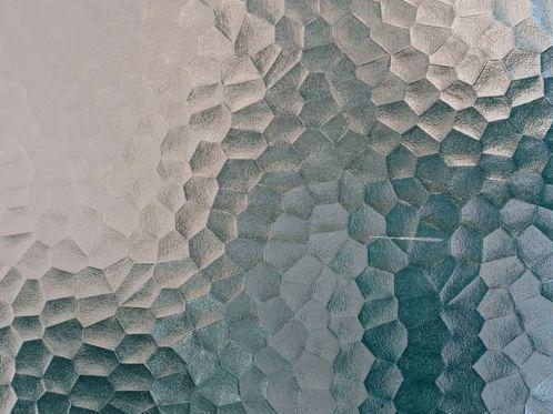 Jishui Chemical: The application of PVB interlayer in transparent glass displays.