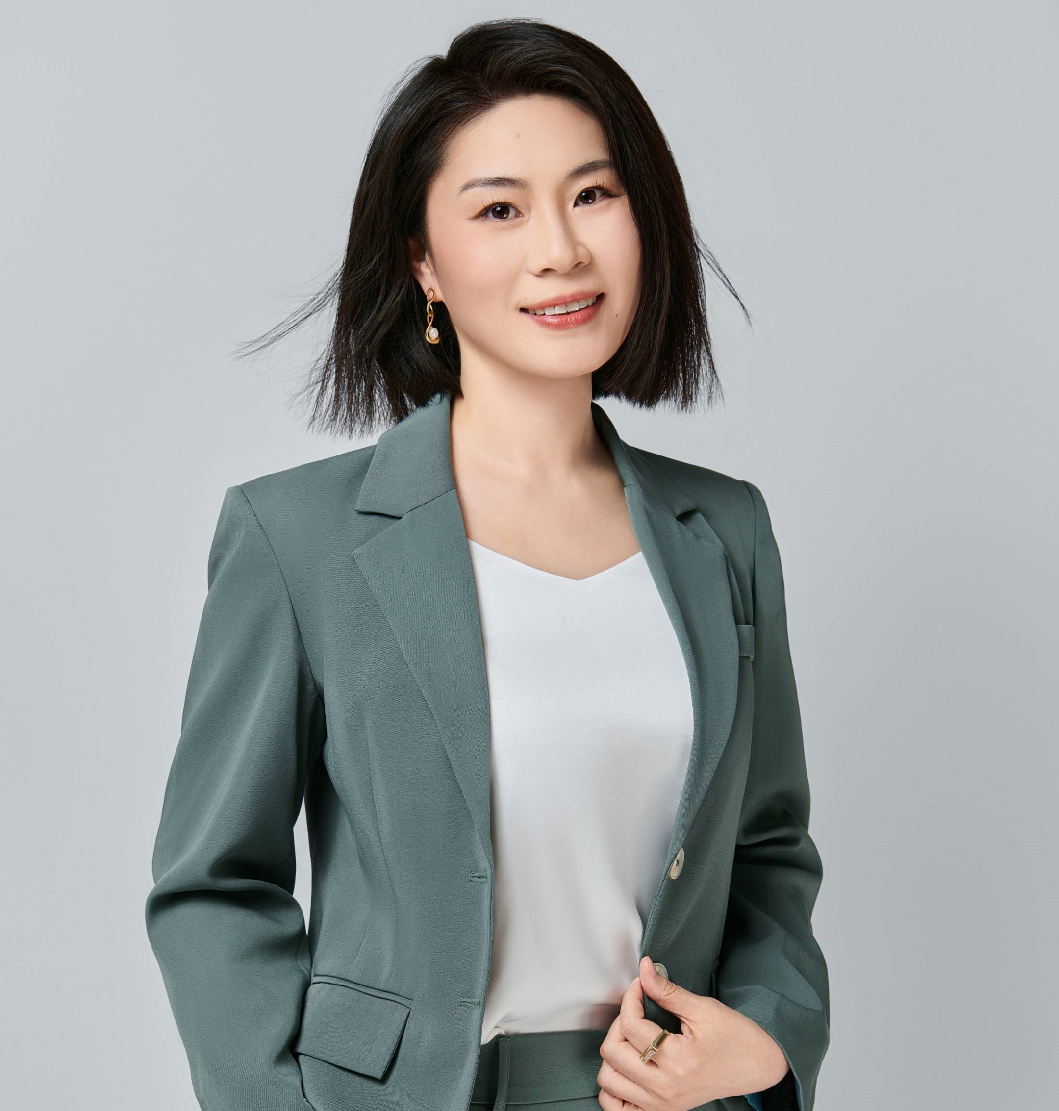 张莉