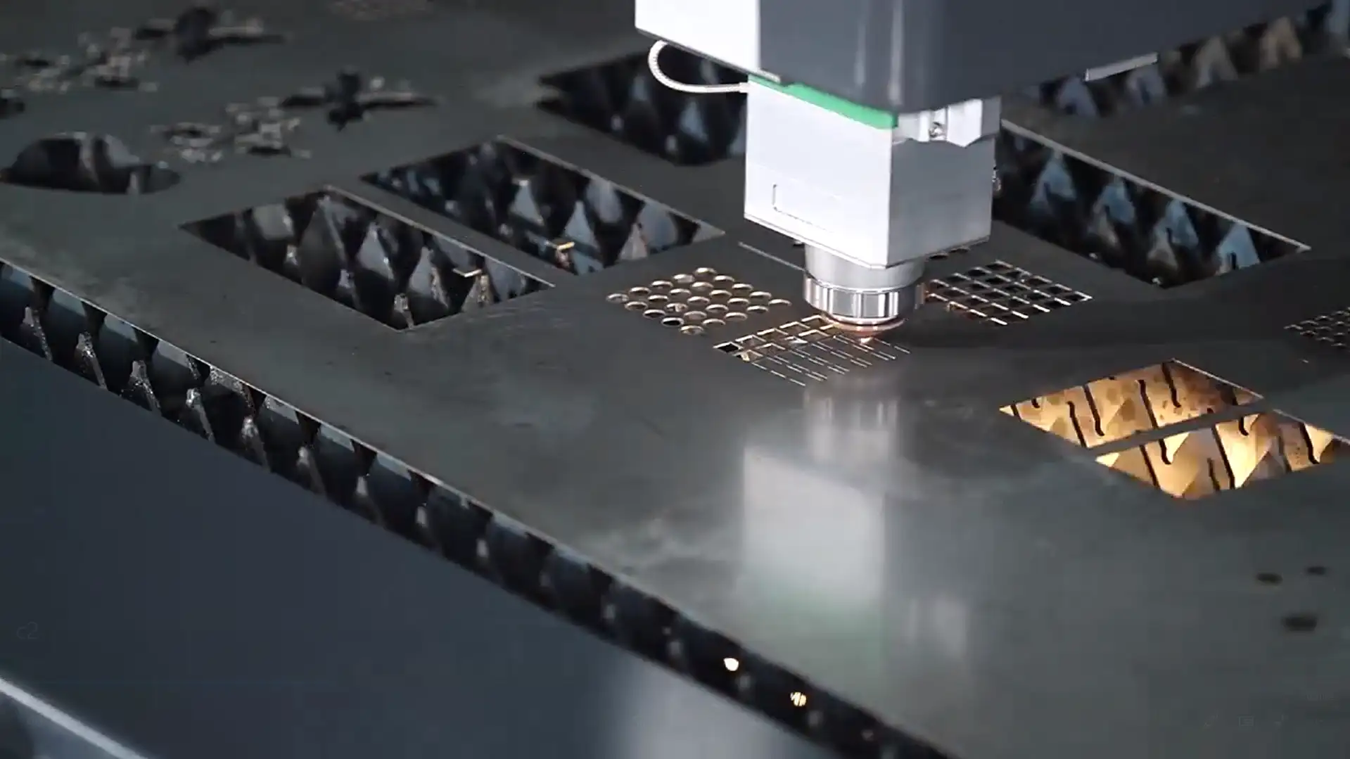 How to quickly choose the right laser cutting machine
