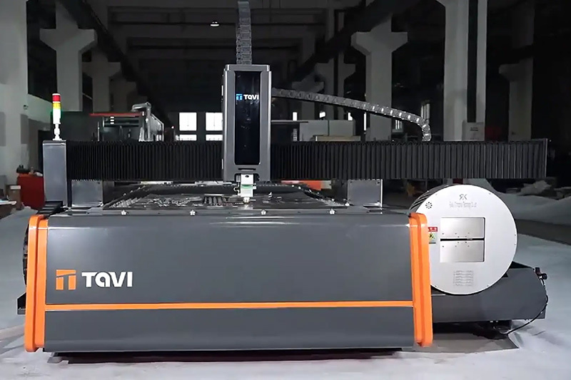 Wood carving machine