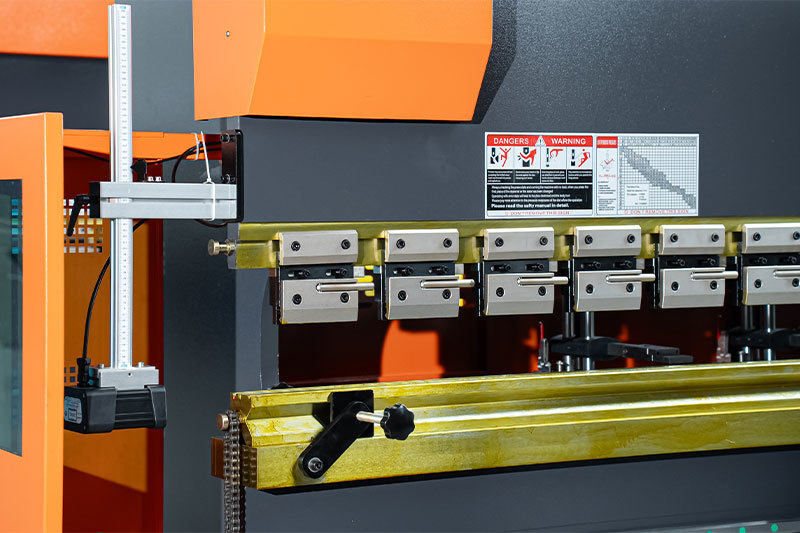 Bending machine Bending machine